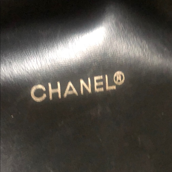 VINTAGE CHANEL BLACK JUMBO QUILTED TOTE - Picture 8 of 8